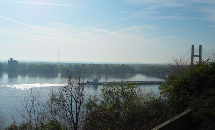 Mississippi River traffic